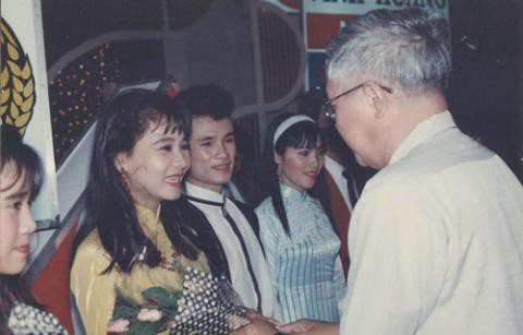 Thu Minh từng đoạt giải nhất Tiếng hát Truyền hình năm 16 tuổi. Dù lúc đó mới chỉ 16 tuổi nhưng Thu Minh đã sớm bộc lộ chất giọng đầy nội lực.